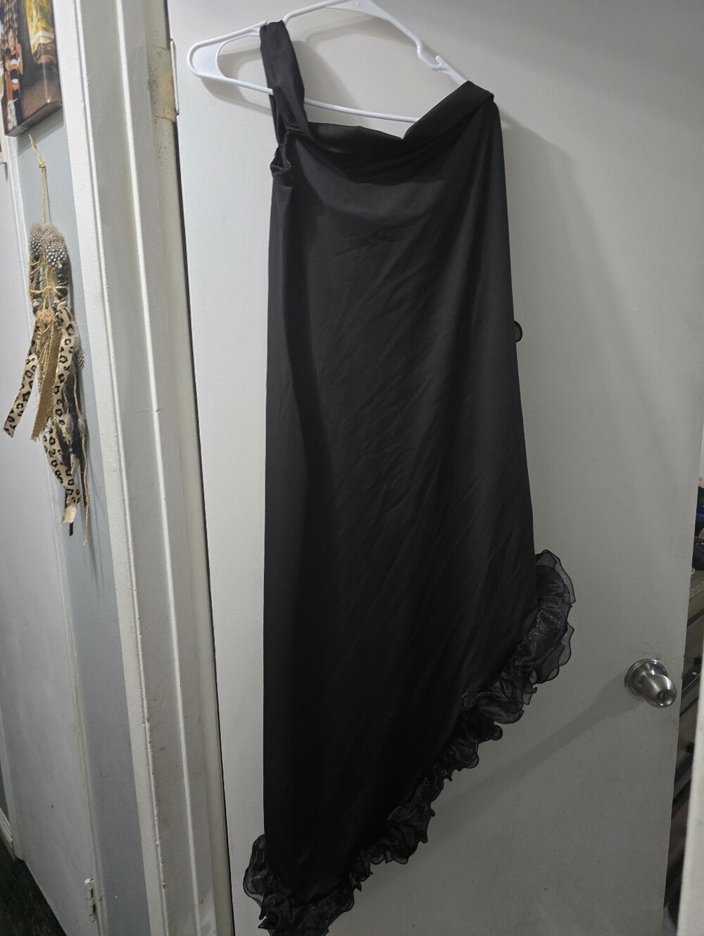 SHEIN Black Asymmetrical Ruffle Hem Skirt